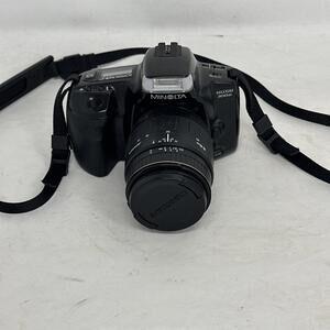 Minolta Maxxum 300si 35mm SLR Film Camera AF Zoom  20-80 mm Lens